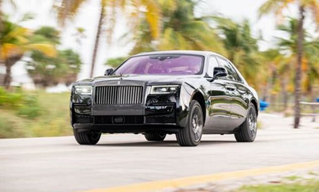 2022 Rolls-Royce Ghost: The Epitome of Luxury and Performance