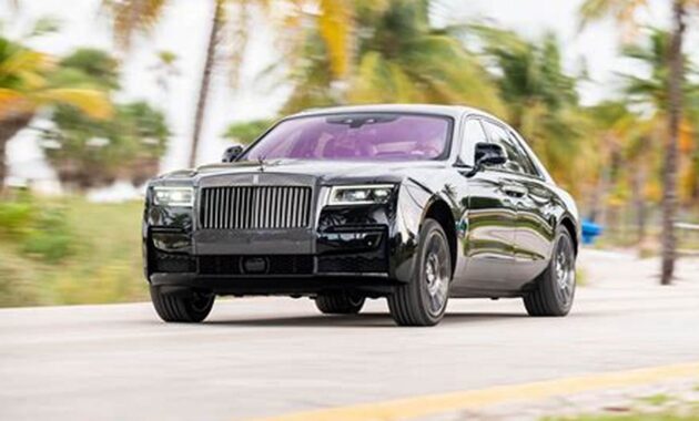 2022 Rolls-Royce Ghost: The Epitome of Luxury and Performance