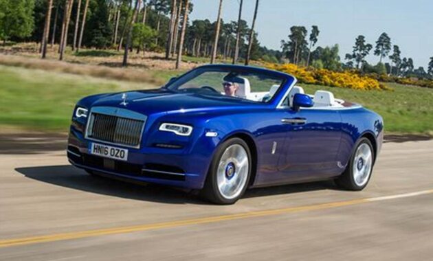 The Dawn of Luxury: Experience the Rolls-Royce Dawn Today