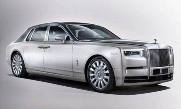 The Pinnacle of Luxury: Presenting the 2022 Rolls-Royce Phantom