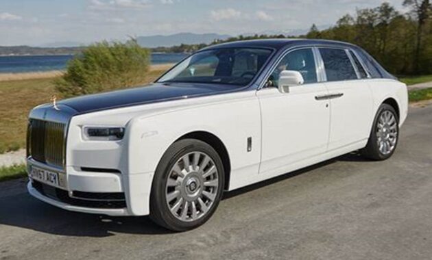 The Epitome of Luxury: Rolls Royce Phantom - A Timeless Masterpiece