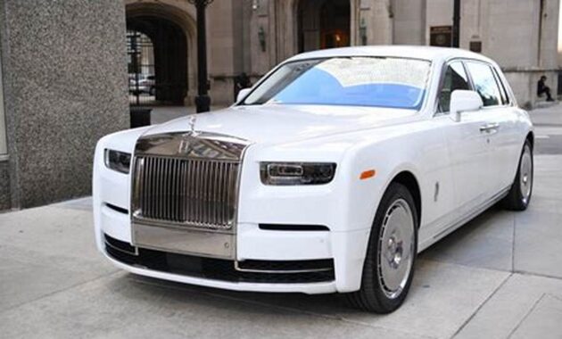 Unveil the Pinnacle of Luxury: 2023 Rolls-Royce Phantom for Sale