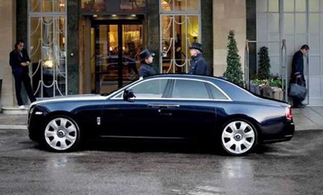 The Ultimate Guide to Rolls-Royce Chauffeurs: Luxury and Prestige at Your Fingertips