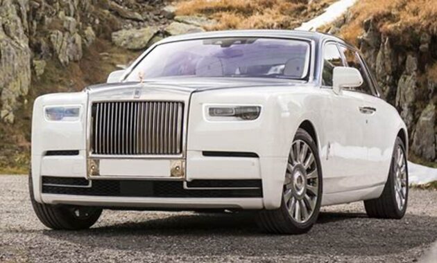 Uncover the Price of Grandeur: Explore Rolls-Royce Phantom's Value